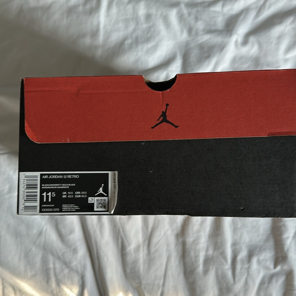 Air Jordan 12 Retro Mens Size 11.5. Black and university gold and black - Picture 6 of 7
